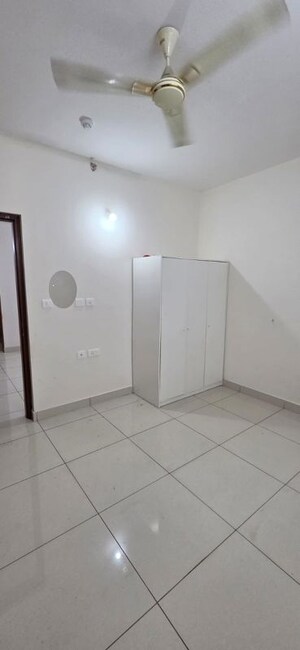 Room in 2 BHK Apartment at Karle Vario Homes, Hebbal – for Rent