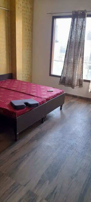 Bedroom in 4 BHK Builder Floor at Sector 38 – for Rent