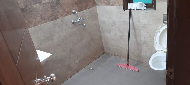 Room, sector 38 4 Bedroom 2400 Sq.Ft. Builder Floor In Sector 38 Gurgaon 10610576