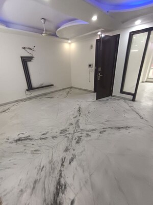 Hall in 3 BHK Apartment at Naraina – for Rent