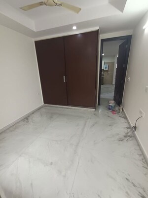Room in 3 BHK Apartment at Naraina – for Rent