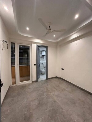Room in 1 BHK Builder Floor at Saket – for Rent