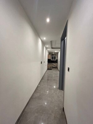 Building Lobby in 1 BHK Builder Floor at Saket – for Rent