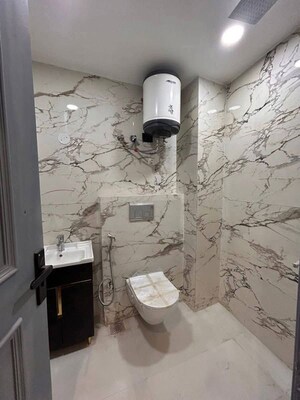 Bathroom in 1 BHK Builder Floor at Saket – for Rent