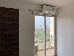 Room in 3.5 BHK Apartment at Emaar Gurgaon Greens, Sector 102 – for Rent