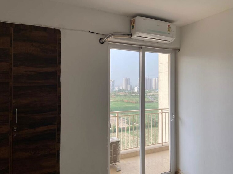 Room, emaar-gurgaon-greens 3.5 Bedroom 1650 Sq.Ft. Apartment In Sector 102 Gurgaon 10612322
