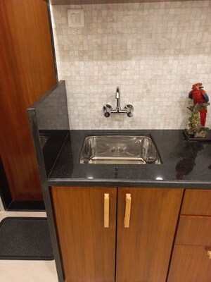 Furnished Amenities in 1 BHK Apartment at Chawla House, Cuffe Parade – for Rent