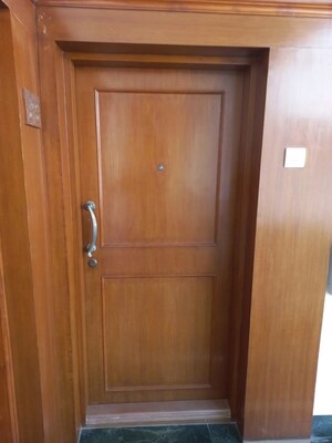 Furnished Amenities in 1 BHK Apartment at Chawla House, Cuffe Parade – for Rent