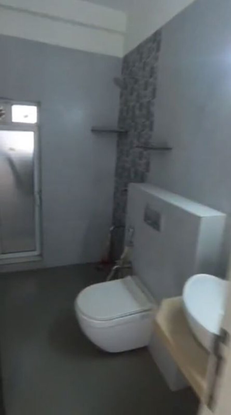 Bathroom, chembur 2 Bedroom 720 Sq.Ft. Apartment In Chembur Mumbai 10612294