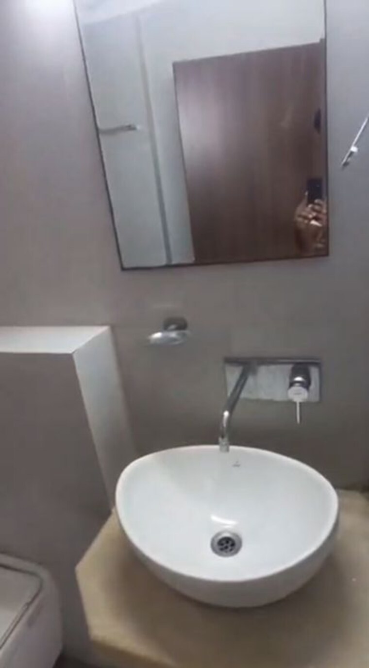 Bathroom, chembur 2 Bedroom 720 Sq.Ft. Apartment In Chembur Mumbai 10612294