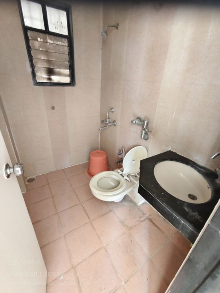 Bathroom, nikash-skies-chs 2 Bedroom 2000 Sq.Ft. Apartment In Pashan Pune 10612333