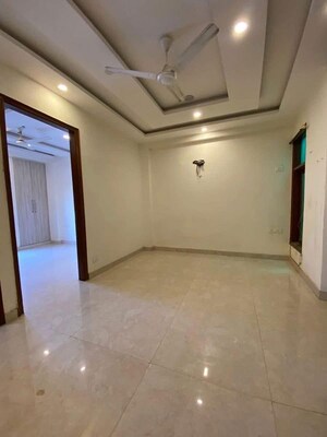 Room in 2 BHK Builder Floor at Saket – for Rent