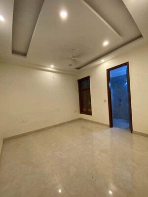 Room in 2 BHK Builder Floor at Saket – for Rent