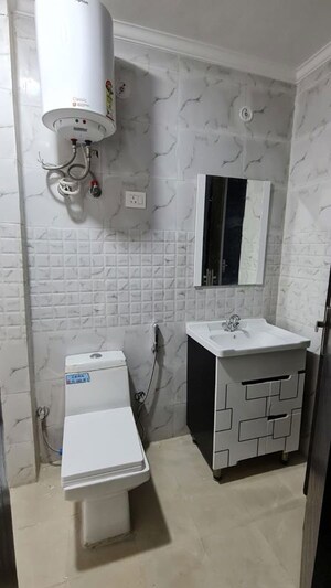 Team Area in 2 BHK Apartment at Mehrauli – for Rent