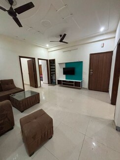 2 BHK Builder Floor For Rent in Saket