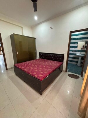 Bedroom in 2 BHK Builder Floor at Saket – for Rent