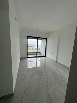 Room in 3 BHK Apartment at Sukhwani Euphoria, Baner – for Rent