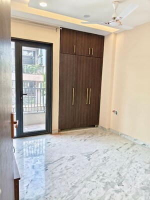 Room in 3 BHK Apartment at Naraina – for Rent