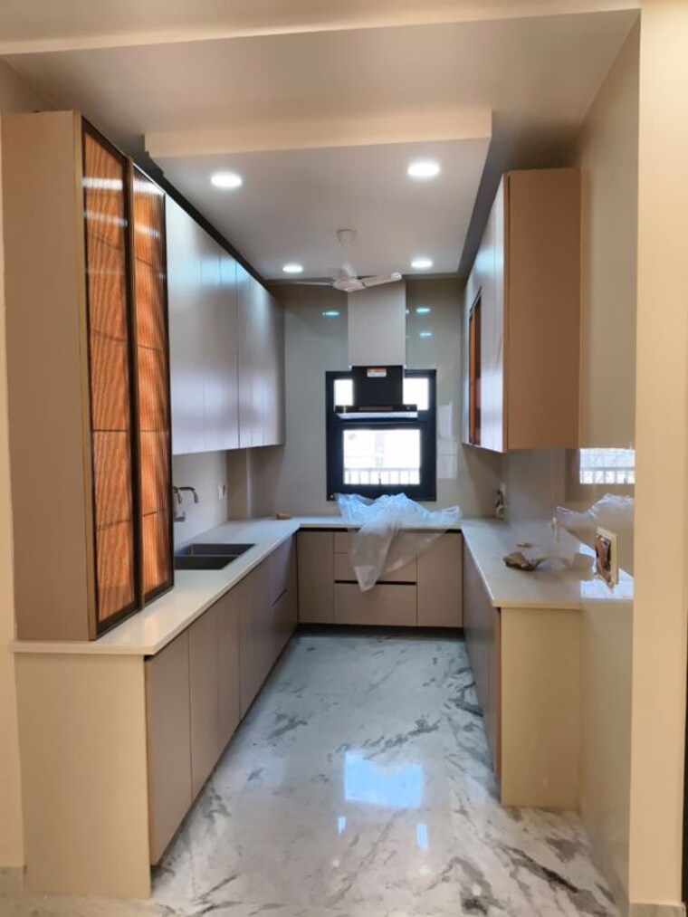 Kitchen, naraina 3 Bedroom 125 Sq.Yd. Apartment In Naraina Delhi 10612351
