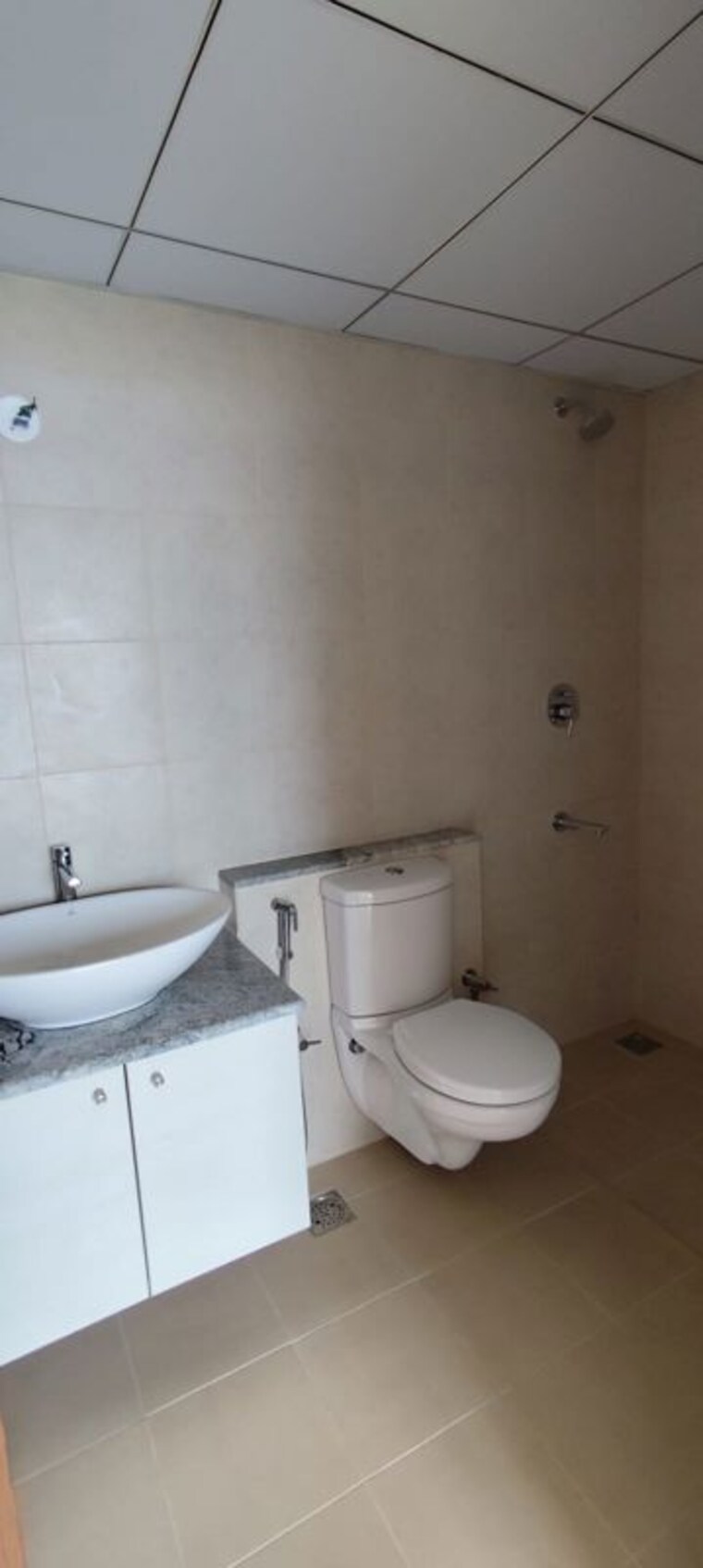 Bathroom, karle-vario-homes 3 Bedroom 1700 Sq.Ft. Apartment In Hebbal Bangalore 10612358