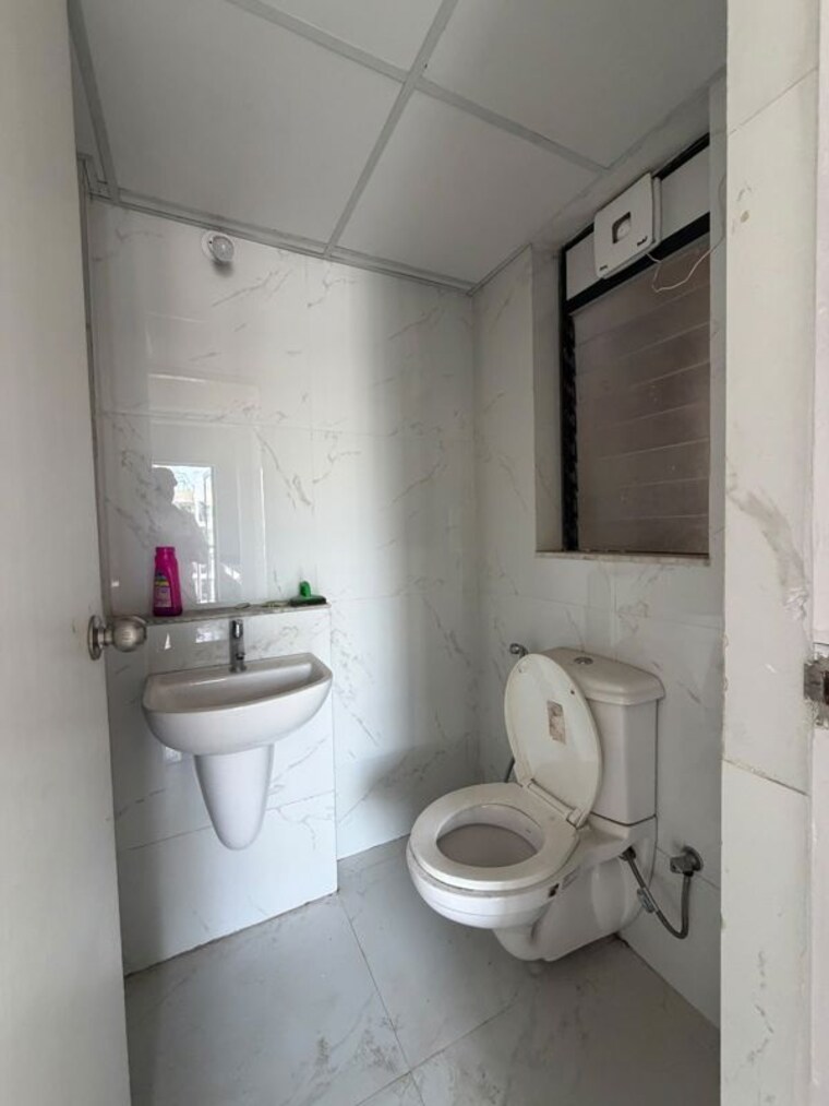 Bathroom, runwal-gardens 2 Bedroom 600 Sq.Ft. Apartment In Dombivli East Thane 10612348