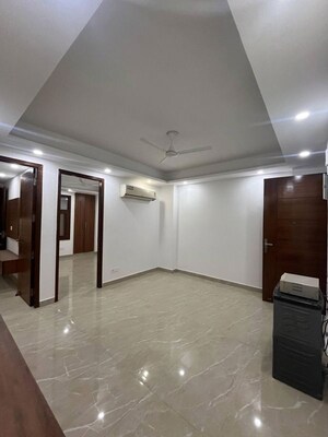 Room in 2 BHK Builder Floor at Saket – for Rent