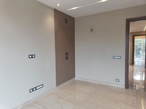 Room in 1 BHK Independent House at Sector 14 – for Rent