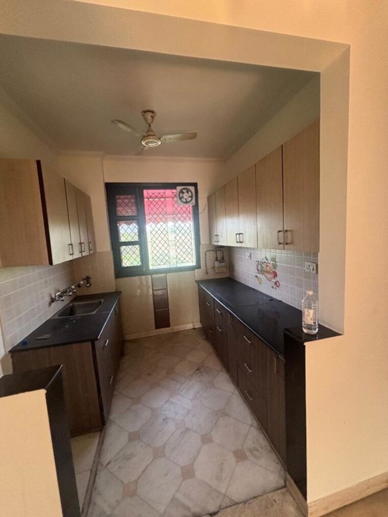 Kitchen, naraina 3 Bedroom 150 Sq.Yd. Apartment In Naraina Delhi 10612389