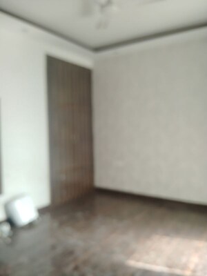 Room in 2 BHK Apartment at Mapsko Paradise, Sector 83 – for Rent