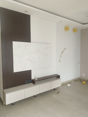 Room in 2 BHK Apartment at Mapsko Paradise, Sector 83 – for Rent