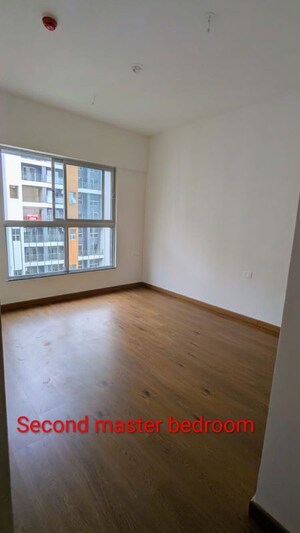 Room in 4 BHK Apartment at Gera Planet Of Joy, Kharadi – for Rent