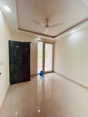 Room in 2 BHK Builder Floor at Saket – for Rent