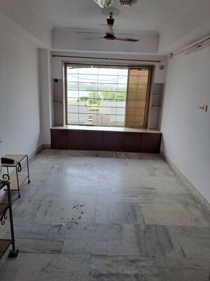 Room in 2 BHK Apartment at Powai Cosmopolitan CHS, Powai – for Rent