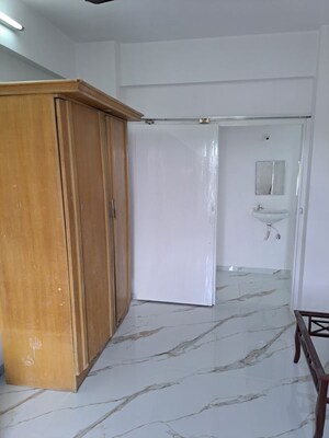Room in 2 BHK Apartment at Powai Cosmopolitan CHS, Powai – for Rent