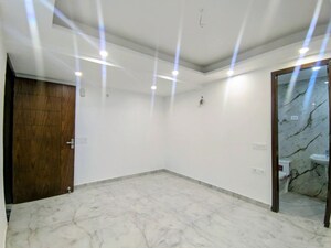 Room in 2 BHK Builder Floor at Saket – for Rent