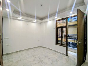 Room in 2 BHK Builder Floor at Saket – for Rent