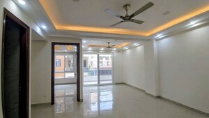 Room in 2 BHK Builder Floor at Saket – for Rent