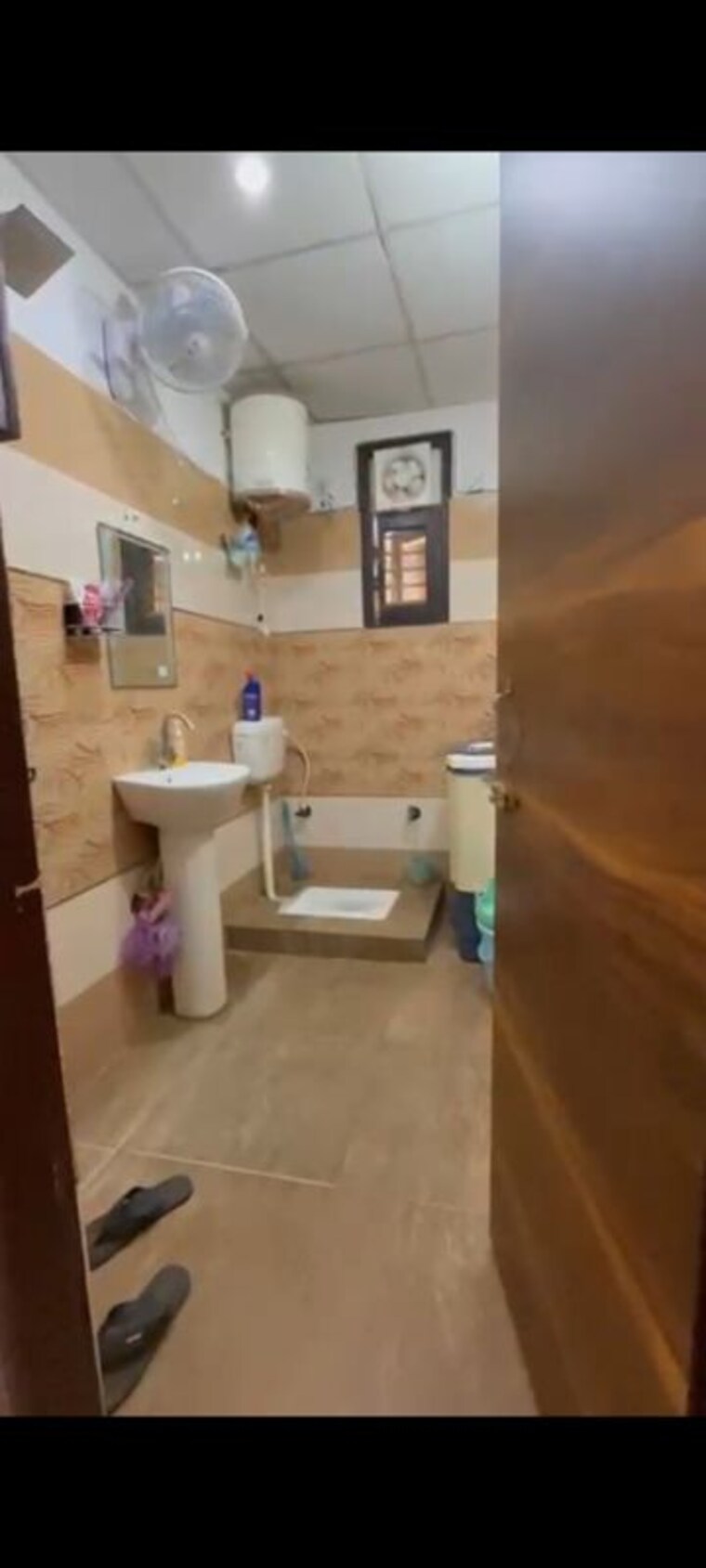 Bathroom, pratap vihar 3 Bedroom 1050 Sq.Ft. Builder Floor In Pratap Vihar Ghaziabad 10612420