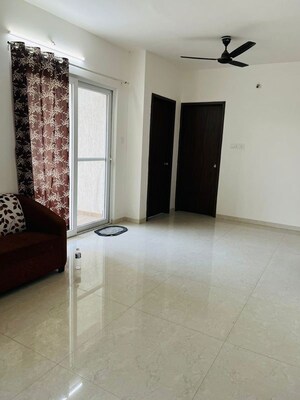 Room in 3 BHK Apartment at Gera Emerald City, Kharadi – for Rent