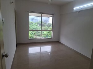 Room in 3 BHK Apartment at Gera Emerald City, Kharadi – for Rent
