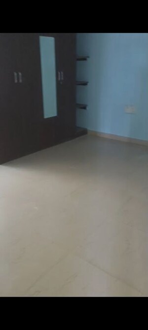 Room in 3 BHK Apartment at GK Lake View, Doddaballapur Road – for Rent