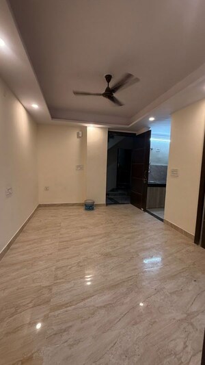 Room in 2 BHK Builder Floor at Chattarpur – for Rent
