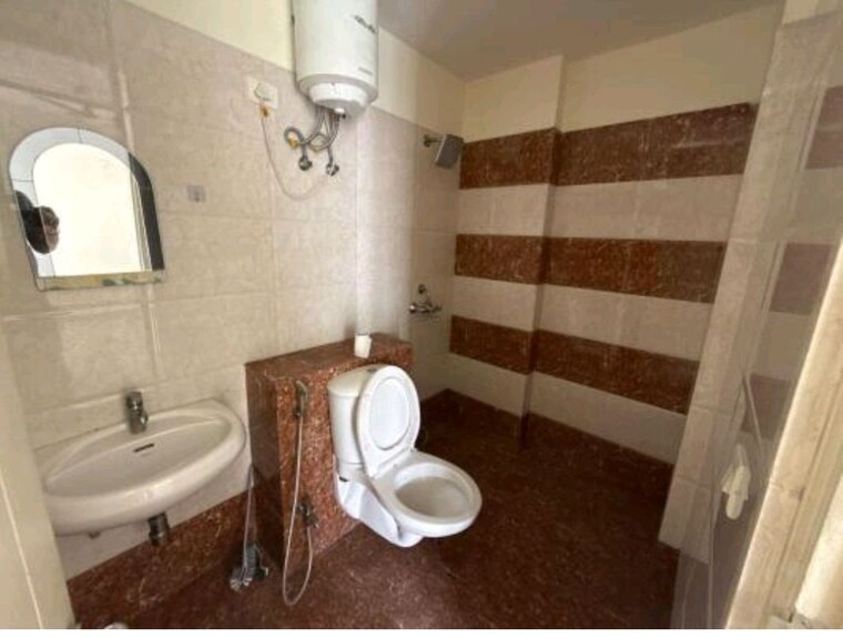 Bathroom, shree-vardhman-flora 2.5 Bedroom 1350 Sq.Ft. Apartment In Sector 90 Gurgaon 10612436