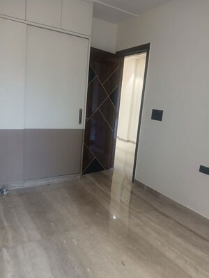Room in 3 BHK Apartment at Naraina – for Rent