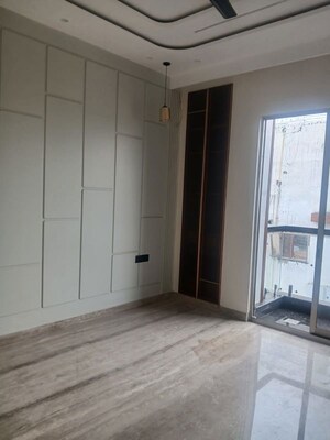 Room in 3 BHK Apartment at Naraina – for Rent