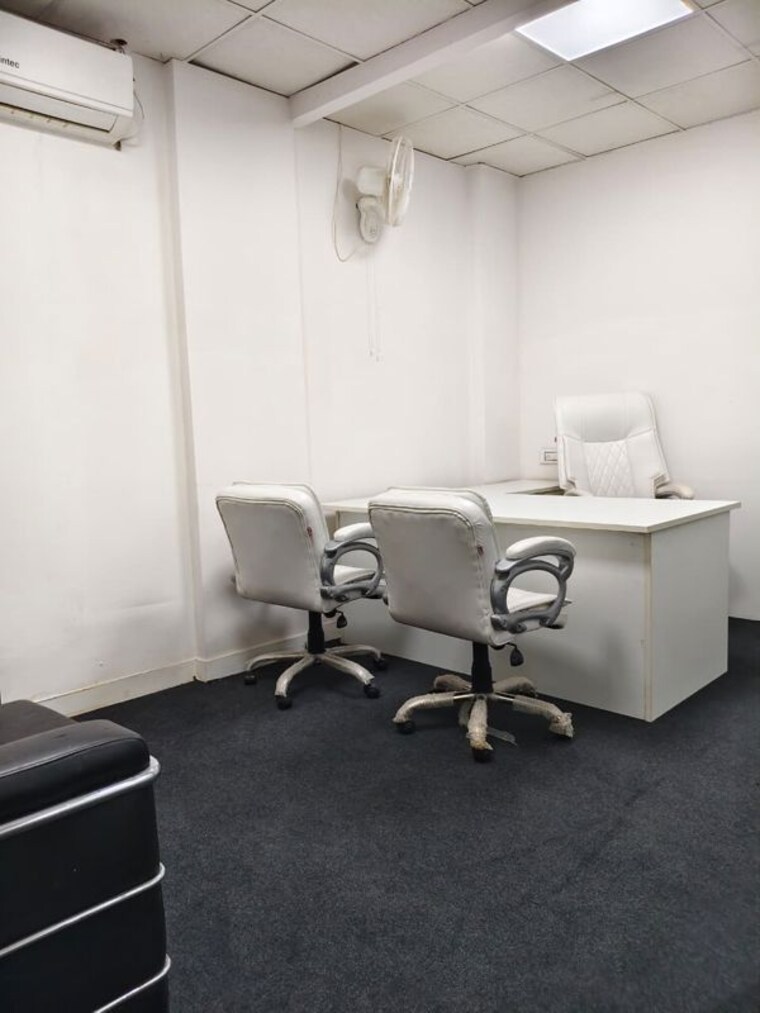 Team Area, sector 63 Commercial Office Space 3000 Sq.Ft. In Sector 63 Noida 10612451