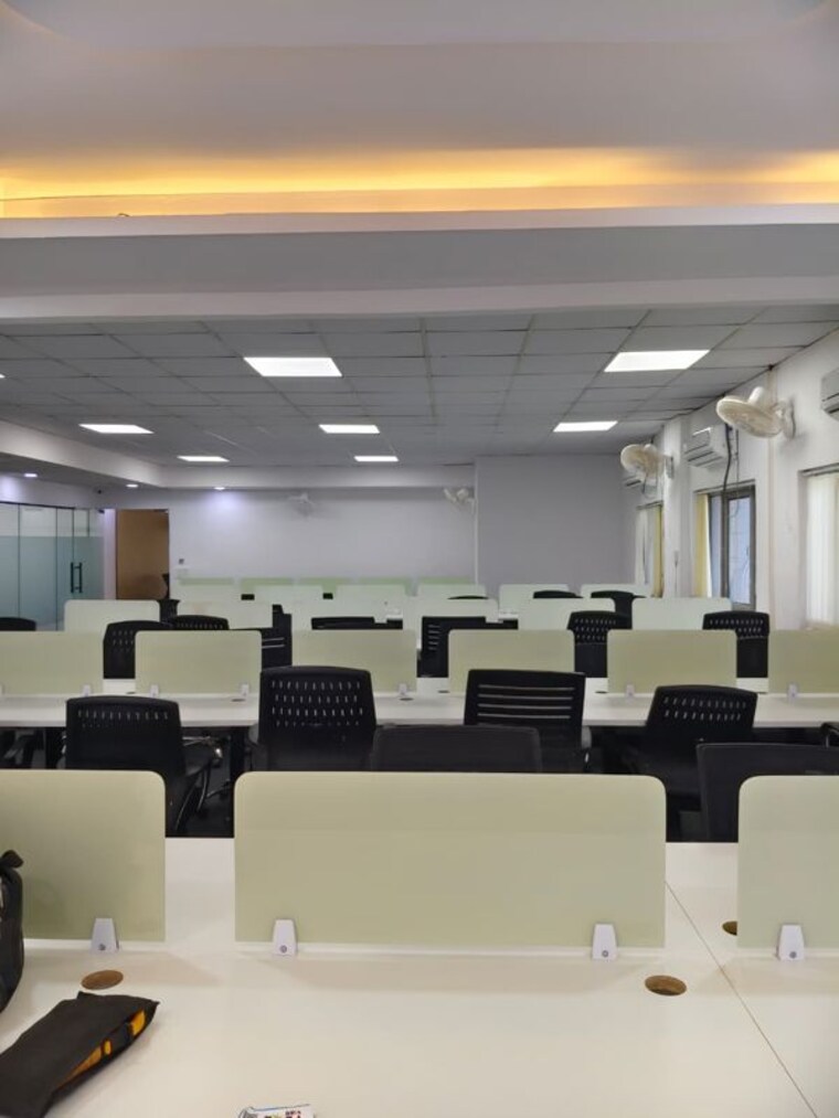 Team Area, sector 63 Commercial Office Space 3000 Sq.Ft. In Sector 63 Noida 10612451