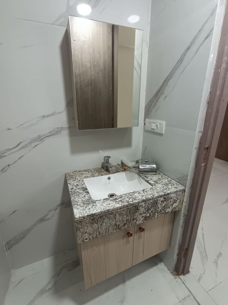 Bathroom, smart-world-gems 2.5 Bedroom 1260 Sq.Ft. Builder Floor In Sector 89 Gurgaon 10612461