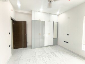 Room in 3 BHK Apartment at Sumadhura The Olympus, Nanakramguda – for Rent