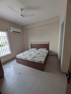Bedroom in 1 RK Apartment at Sunshine Enclave, Vip Road – for Rent